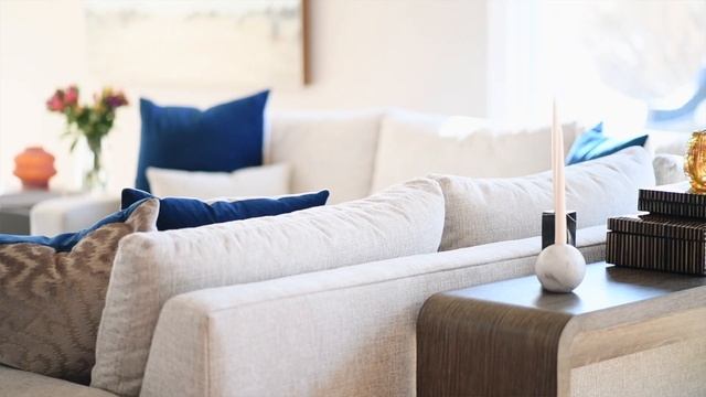 A Comfortable, Spacious Family Room: By Margarita Bravo смотреть онлайн