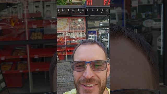 О том, как застряла деревня в условных городских смотреть онлайн