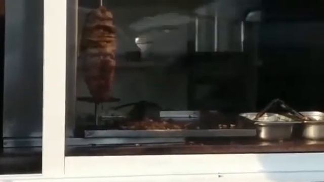 Крыса в шаурме в Самаре!!! смотреть онлайн