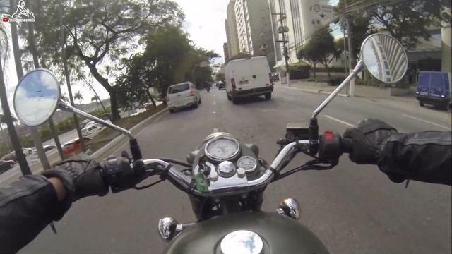 Classic 500 - Royal Enfield - Primeiras Impressões - MotoPLAY смотреть онлайн