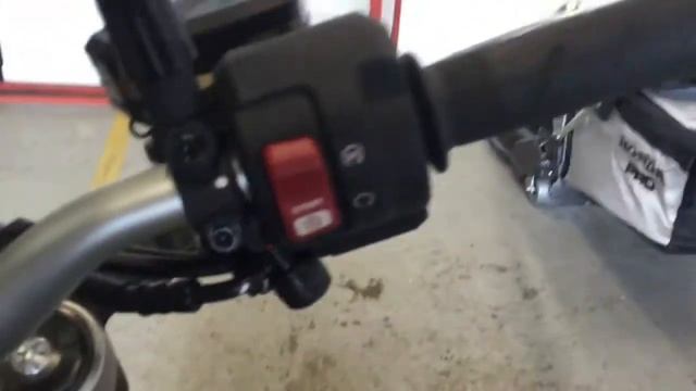2018 Honda CB1000R Quick Shifter Initialisation смотреть онлайн