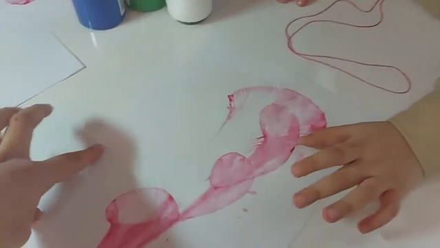 Эксперимент.состоящий.из.молока.масляной.краски.и.пасты.для.посуды смотреть онлайн