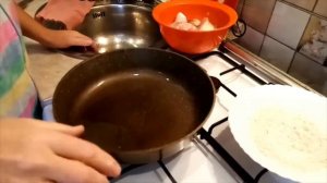 Судак жареный на сковороде.