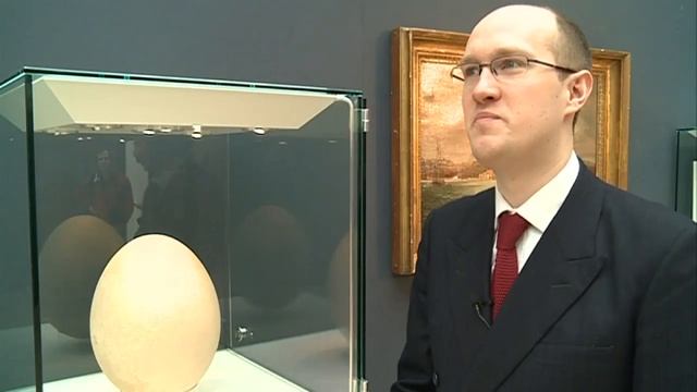 Elephant bird: Giant egg goes up for auction at Christie's in London смотреть онлайн