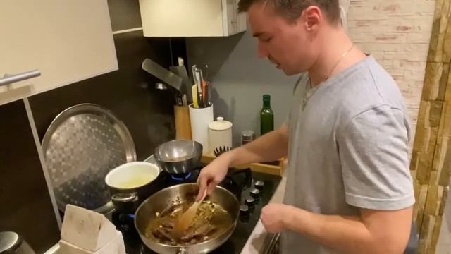 Картофельное пюре с говядиной моцареллой и шиитаки смотреть онлайн