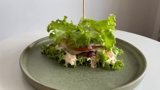 JEM TYLKO BURGERY PRZEZ CAŁY DZIEŃ! | sushi burger, burger bez bułki, DZIEŃ BURGERA! смотреть онлайн