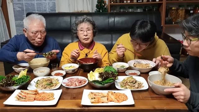 쉽고 맛있는 전기 압력밥솥 콩나물 밥 먹방~! (대패삼겹살, 북어국) Bean Sprout Rice Mukbang / Korean Food Recipes