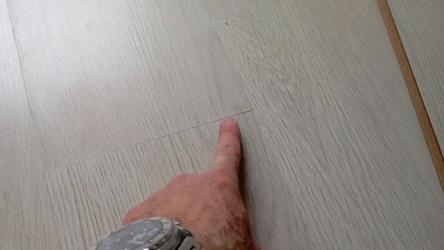 Как ведет себя дешёвый ламинат. смотреть онлайн