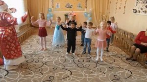 Танец - игра ЁЛОЧКИ-ПЕНЁЧКИ