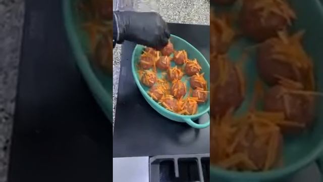 котлеты с соусом в духовке смотреть онлайн