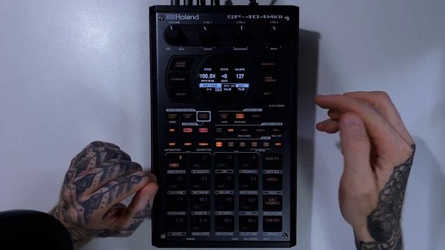 Roland SP-404 MKII Tutorial Series 18 - Time Stretching смотреть онлайн