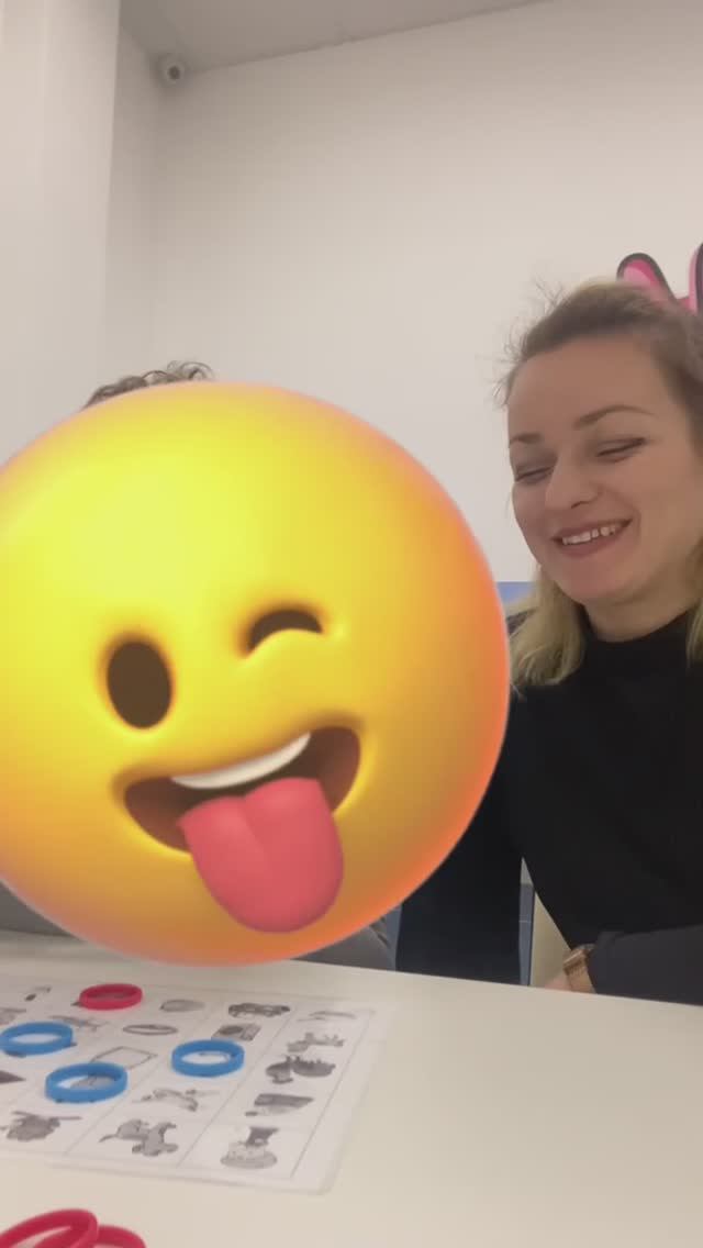 Развиваем внимание, закрепляем цвета, счёт, грамматический строй речи.