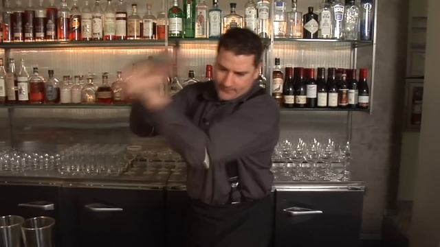 How to Shake a Cocktail - Raising the Bar with Jamie Boudreau - Small Screen смотреть онлайн