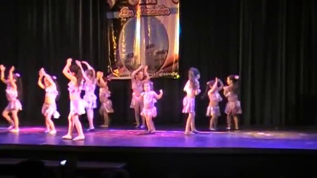 merengue moviendo las caderas смотреть онлайн