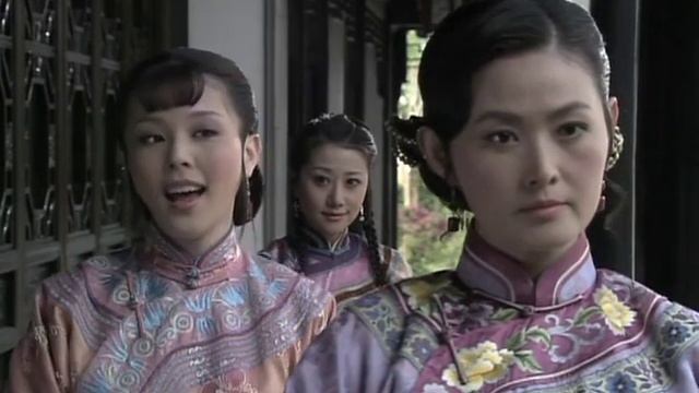 乞丐女孩帶孩子流落街頭被壞人欺負，哪知神秘人三招把壞人打跑，女孩以身相許 смотреть онлайн