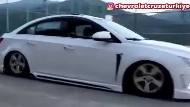 Chevrolet Cruze смотреть онлайн