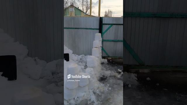 Снежный замок в сжатые сроки 😁 #shorts смотреть онлайн