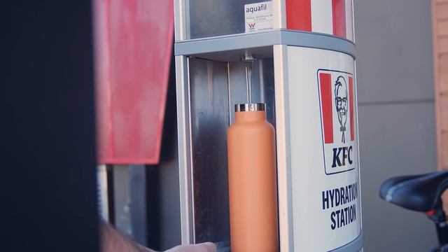 KFC Alice Springs KFC Station Offers Free Aquafil Refills. Fill Up Your Bottles... or Your Buckets! смотреть онлайн