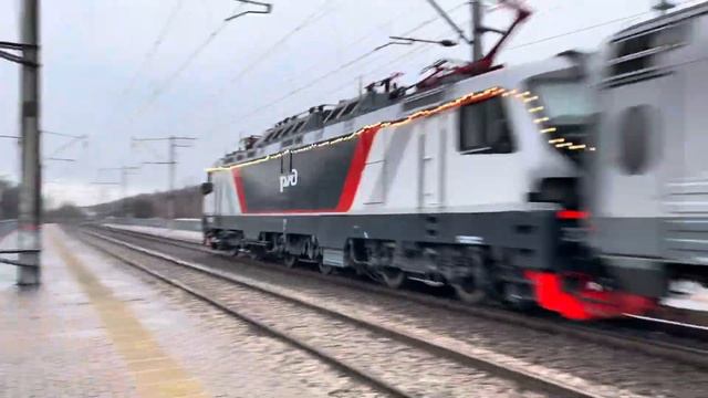 Электровоз ЭП20-003 С фирменным поездом №020С Москва-Ростов на Дону смотреть онлайн