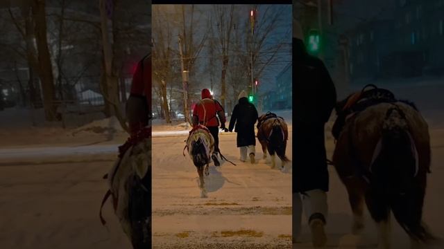 На остановке Дом одежды смотреть онлайн