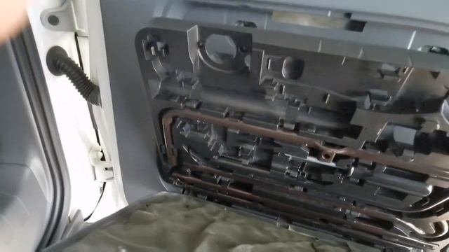 How To Remove Prado Spare Wheel Cover/How To Safely Remove Prado Spare Wheel Cover