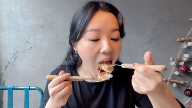 ASMR Outdoor Mukbang 파스타 샐러드 리조토먹방🍝 오일파스타 엔쵸비 바질 라구 버섯샐러드 Oil Pasta Basil Anchovy Salad Ragu Risott смотреть онлайн