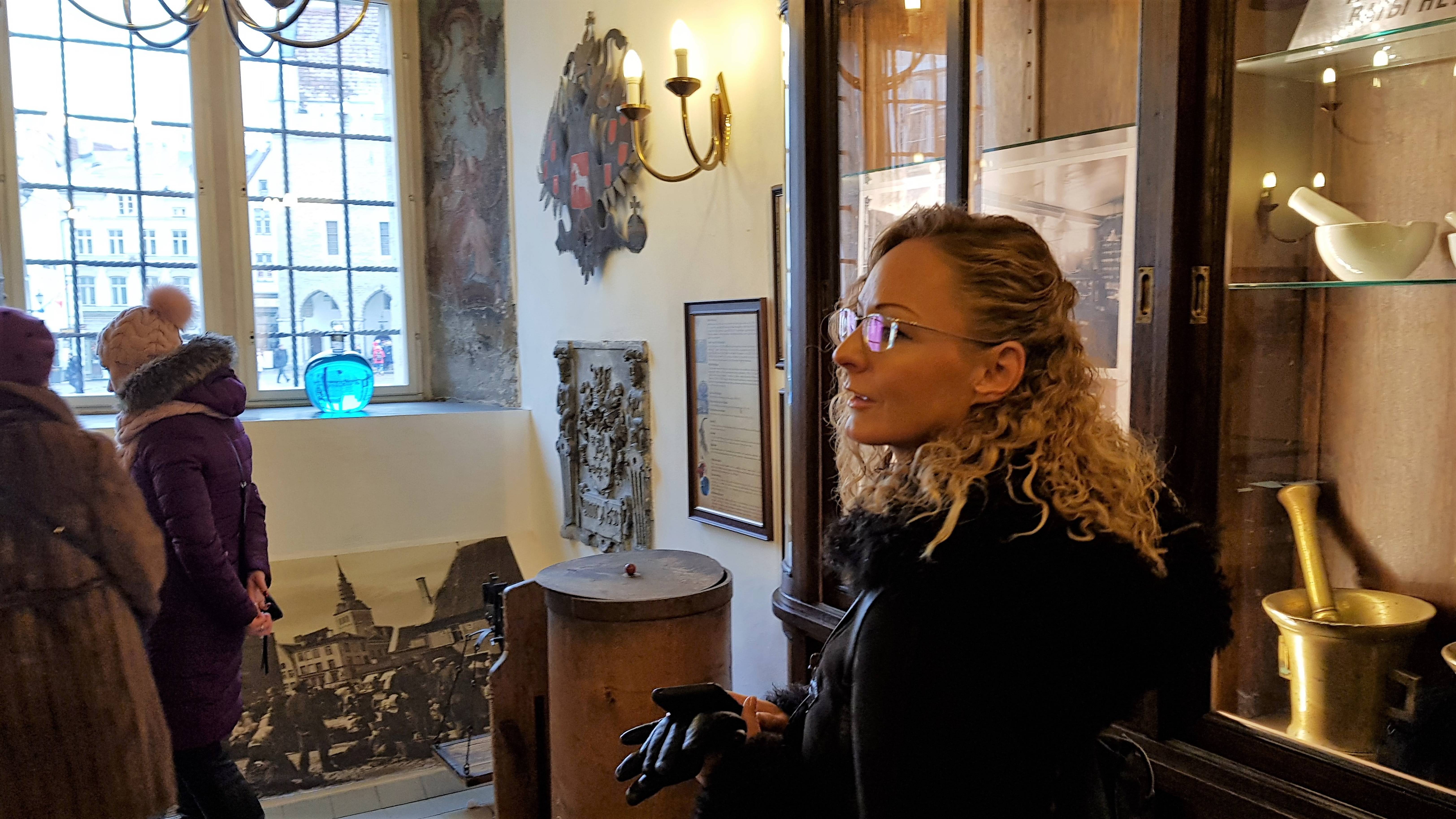 СРЕДНЕВЕКОВАЯ АПТЕКА В ТАЛЛИНЕ ЭСТОНИЯ
Old Pharmacy In Tallinn Estonia