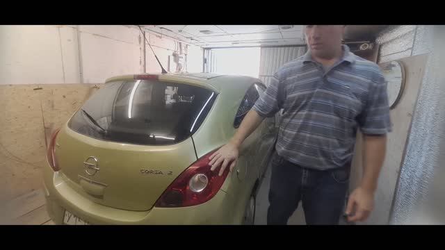 Показываю как снимается задний фонарь Опель корса смотреть онлайн