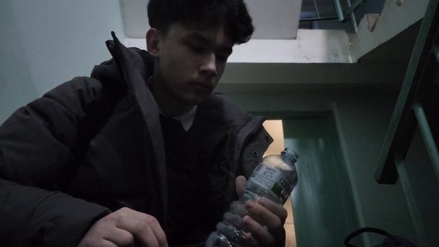 Заказал бутылку воды с озона!