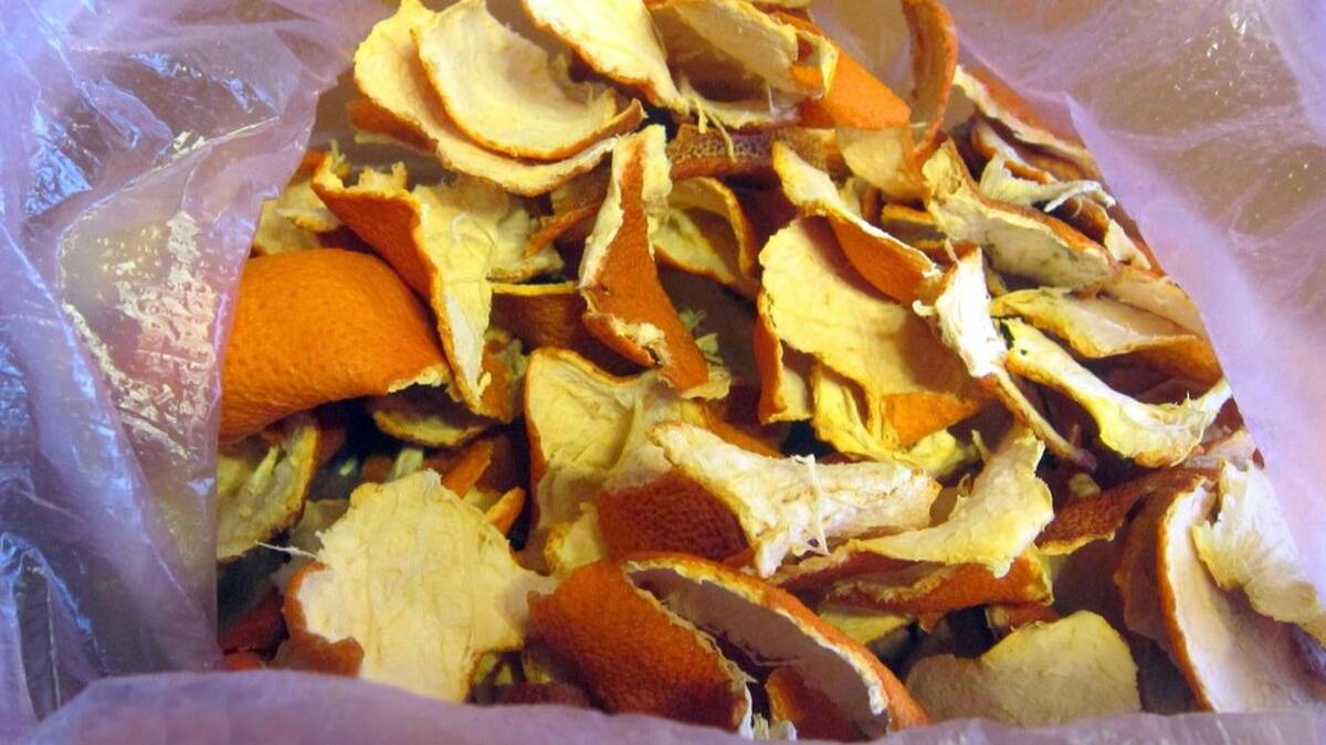 Мандариновые корки - отличное удобрение и защита от вредителей растений!