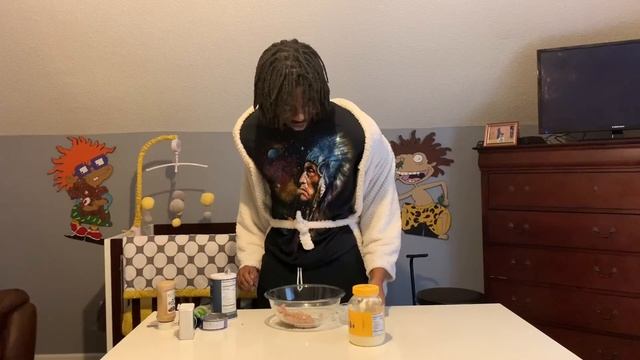 THE NOT MY ARMS CHALLENGE!: HOW TO MAKE TUNA😂 смотреть онлайн