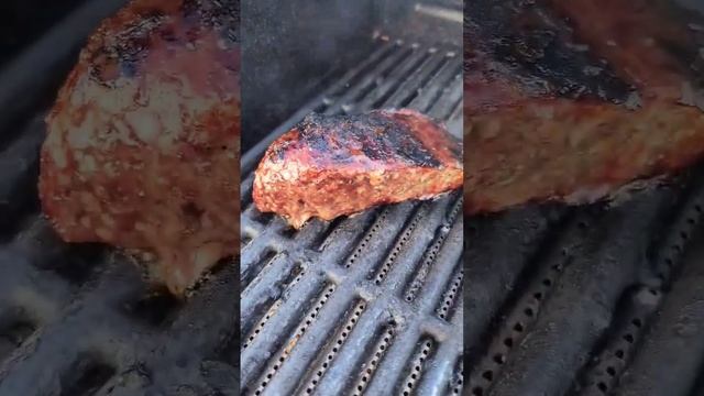 Top Sirloin steak on the grill from frozen #picanha cap top sirloin #angus #wilmingtonnc смотреть онлайн