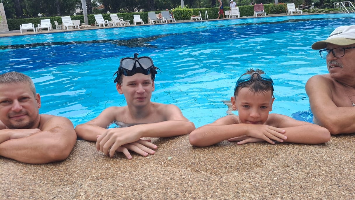 Мои пирожки и мужчины в бассейне.  08.12.2024