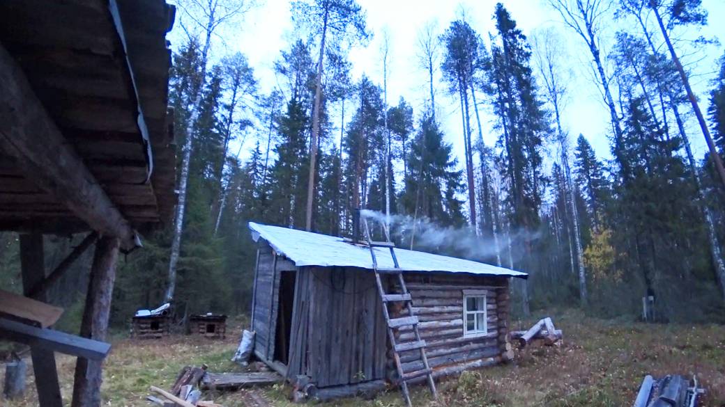 Вечерний быт у избы. Заночевал в избушке, утро на улице меня не порадовало 6 серия смотреть онлайн