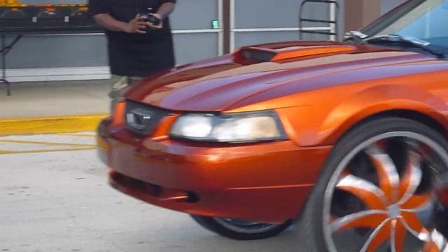 Mercedes R-Class, Mustang GT, and 75 4dr Donk on floats FLA Classic 2012 Magic Mall смотреть онлайн