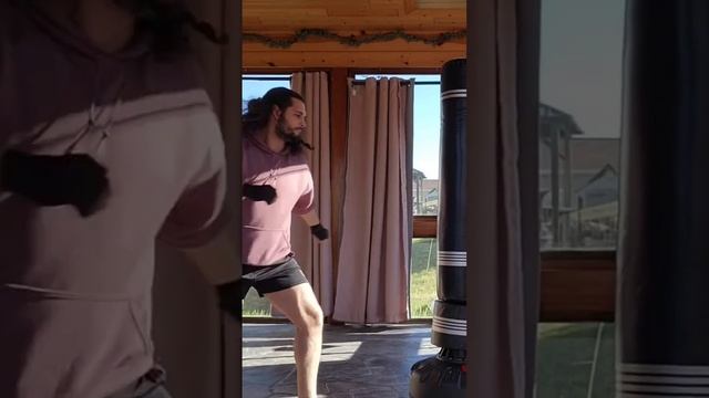 New Bag, so Bagwork #karate #少林流 #shorinryu #farming #makiwara #combo #cardioboxing #muaythai смотреть онлайн