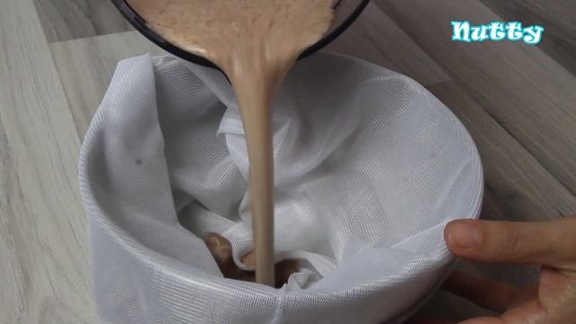 Chocolate Praline Milk Recipe / Nutty Cooking смотреть онлайн