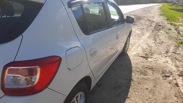 Проверяю автомобиль Рено сандеро на окрас смотреть онлайн