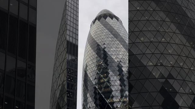 “The Gherkin,” is a commercial skyscraper built in the modernist architecture located in London🏙️ смотреть онлайн
