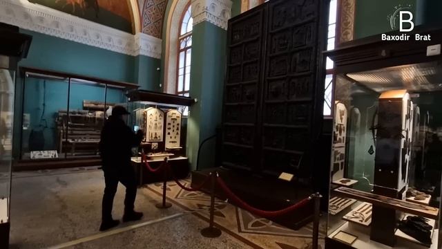 БАХОДИР БРАТ МОСКВАДАГИ ЭНГ КАТТА ТАРИХИЙ МУЗЕЙИДА. смотреть онлайн