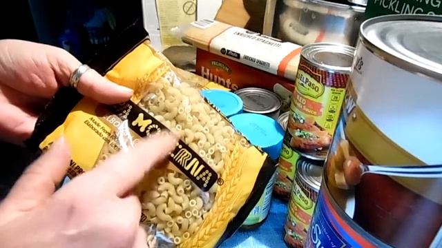 Wal Mart 25 Dollar Prepper Pantry Haul смотреть онлайн