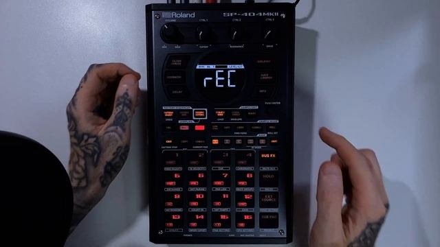 Roland SP-404 MKII Tutorial Series 33 - Resampling A Pattern Chain смотреть онлайн