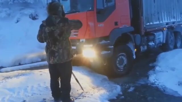 Ивеко Треккер испытание зимником смотреть онлайн