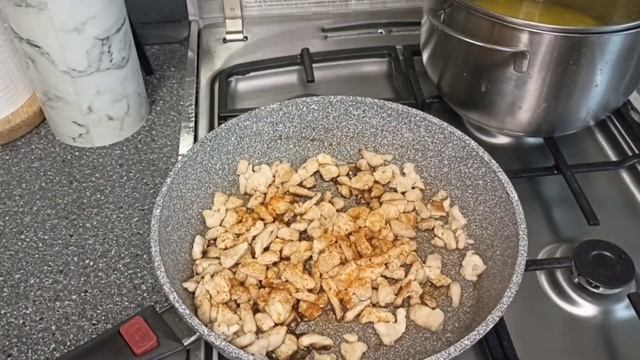 ГОТОВИМ ШАУРМУ В ДОМАШНИХ УСЛОВИЯХ///очень вкусная шаурма от Шеф-повара Ангелины😋 смотреть онлайн