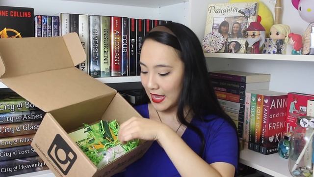 THE BEST DAMN BOOK BOX unboxing | OZ AND EVERYTHING WICKED | August 2016 смотреть онлайн