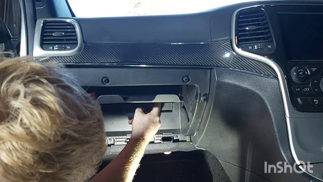 How to replace your cabin filter on the Jeep Grand Cherokee WKII смотреть онлайн