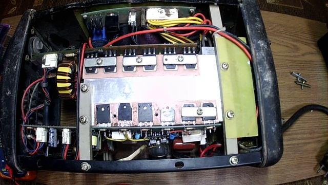 КАК НАЙТИ НЕИСПРАВНОСТЬ У СВАРОЧНОГО ИНВЕРТОРА РЕМОНТ смотреть онлайн