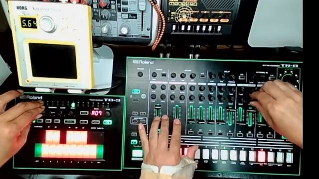 Roland TR-8 & TB-3 ACID TECHNO JAM (No Talking) смотреть онлайн