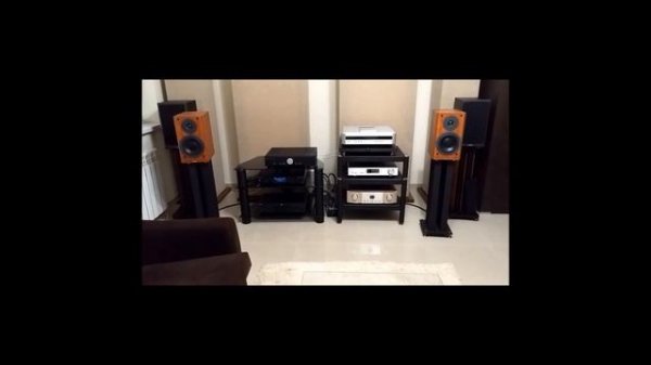 Cambridge Audio Stream Magic 6, Musical Fidelity M3i, Dynaudio Focus 140.