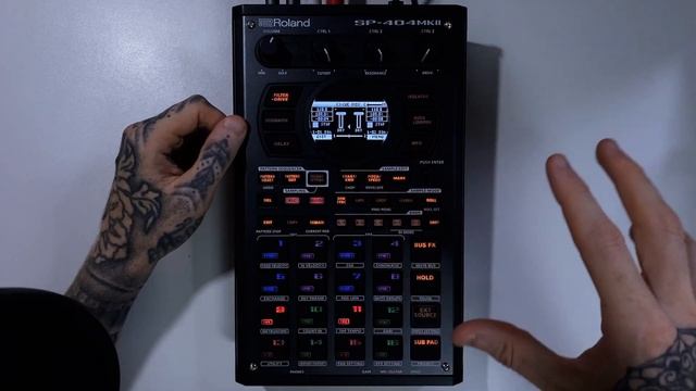 Roland SP-404 MKII Tutorial Series 44 - DJ Mode - Cueing & FX Routing смотреть онлайн